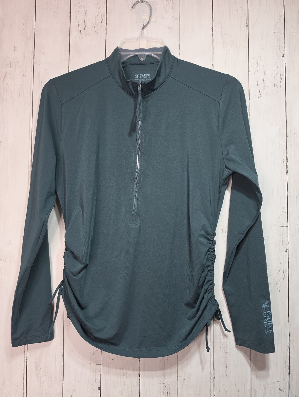 NWOT Carve Designs Women's Long Sleeve Rashguard Shirt Ruched Sides Size Large.